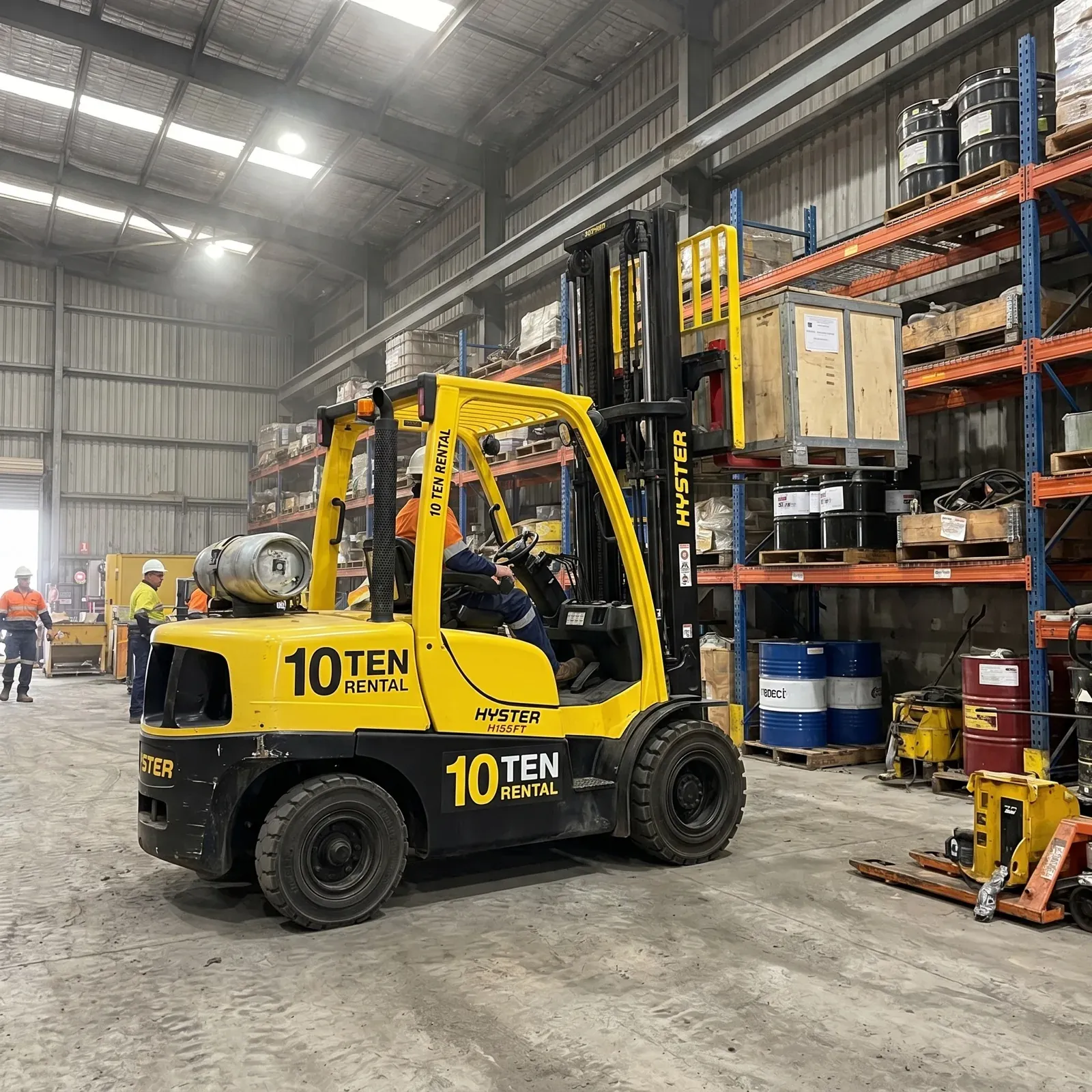 Equipo 10 Ten Rental operando en bodega minera